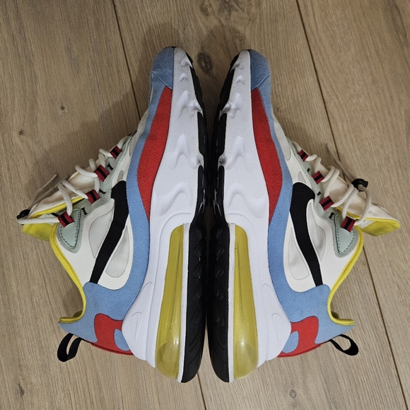 Air Max 270 React - Picture 3 of 6